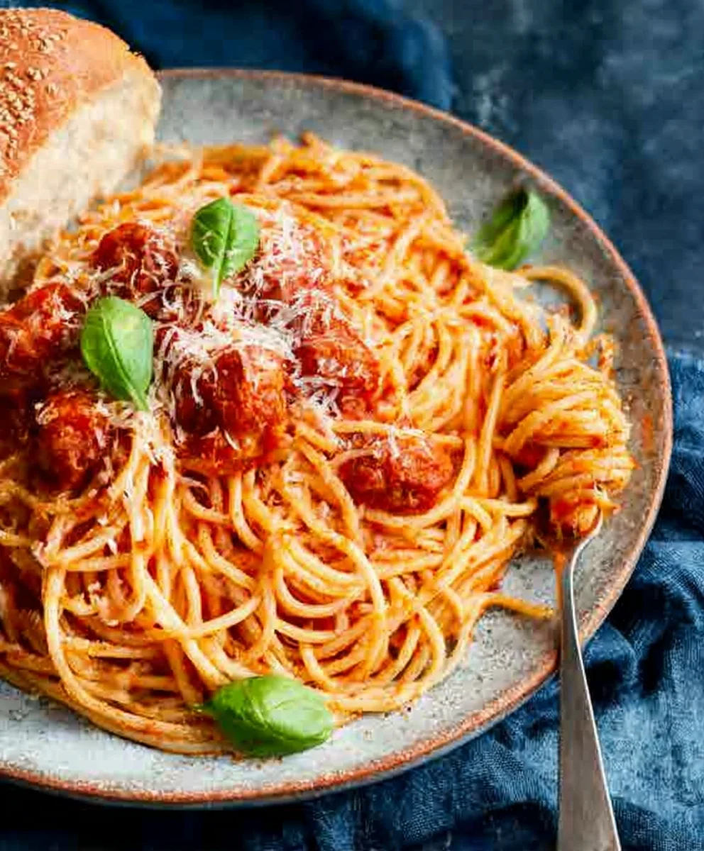 Jo Mama’s World Famous Spaghetti: Rich, Hearty, and Slow-Simmered to Perfection 2 Authentic Fatafit Recipe - Delicious Middle Eastern Bread Dish